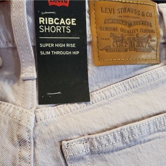 LEVI'S Ribcage Shorts raw‎ hem purple Lavendar size 30 90s vibe y2k new!! - Picture 8 of 8